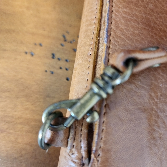 Boulder Ridge Brown Leather Women's Crossbody - Picture 7 of 7